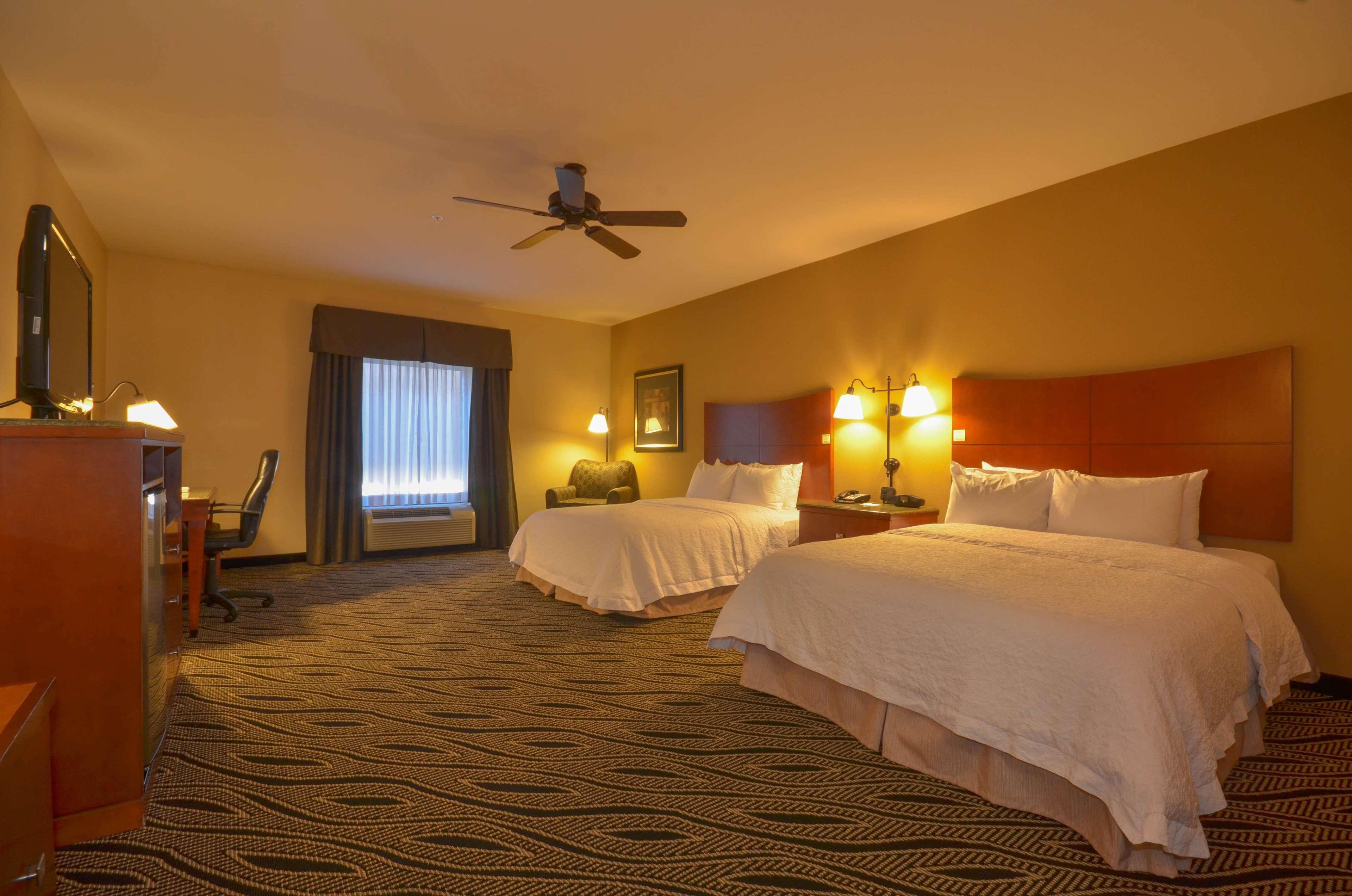 Hampton Inn Брайент Екстер'єр фото