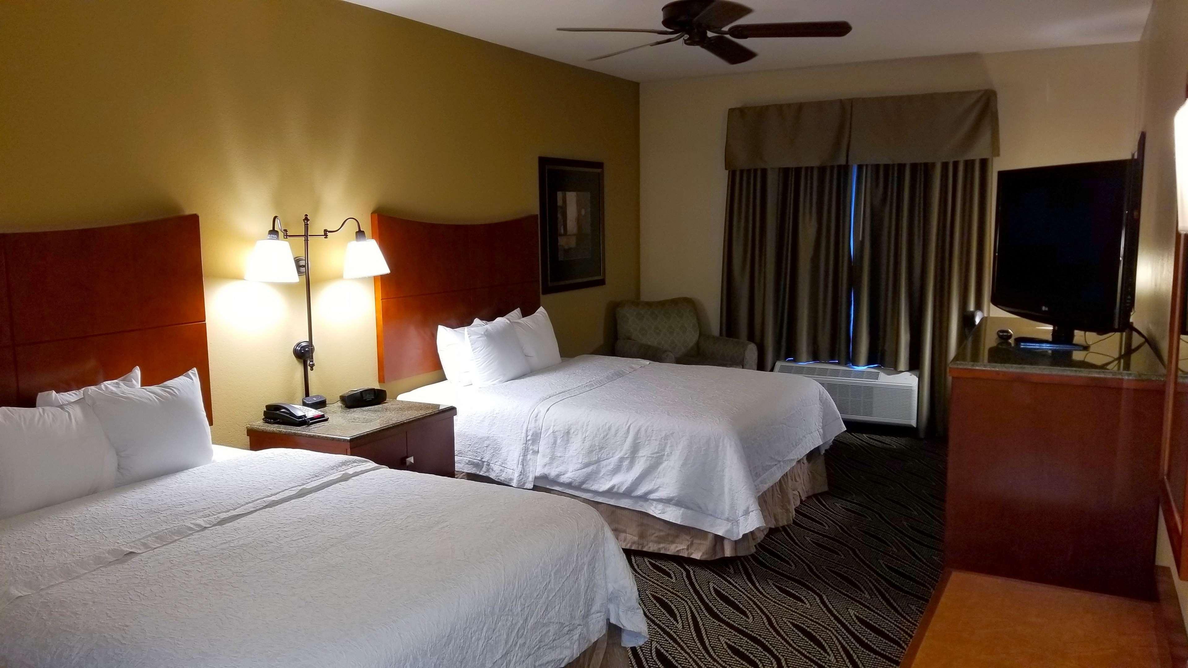 Hampton Inn Брайент Екстер'єр фото