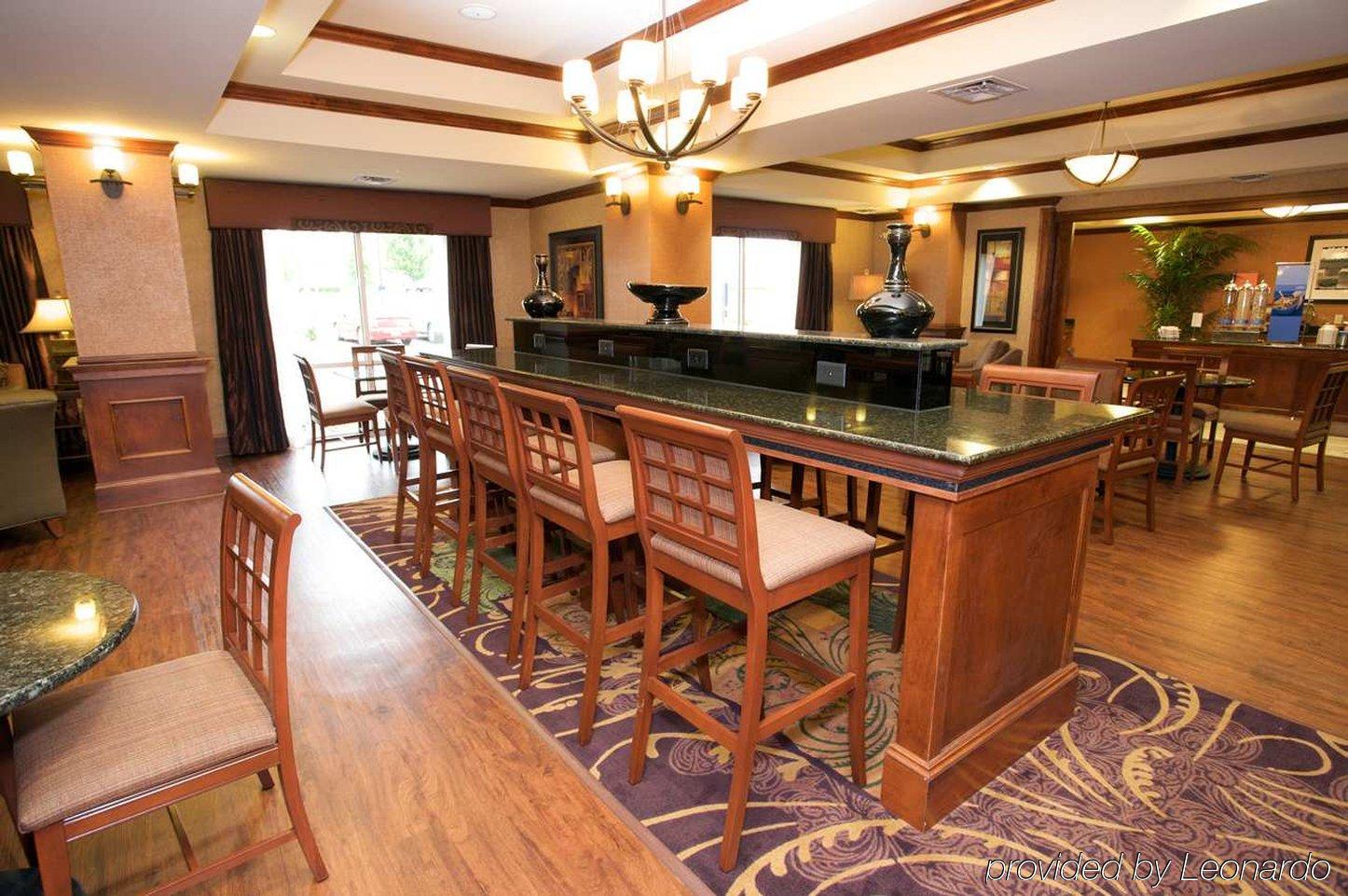 Hampton Inn Брайент Ресторан фото